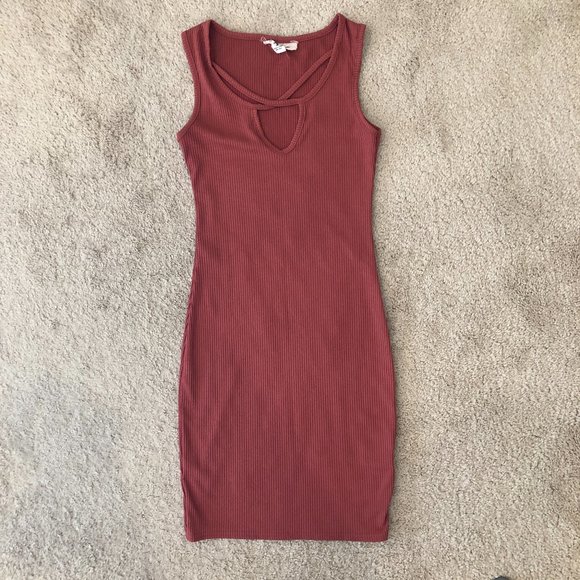 Sugar & Cream Dresses & Skirts - Sugar & Cream Coral Form Fitting Dress Size Small